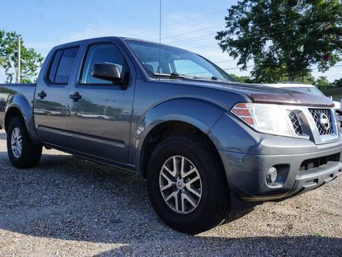 Used 2019 Nissan Frontier SV RWD image 2