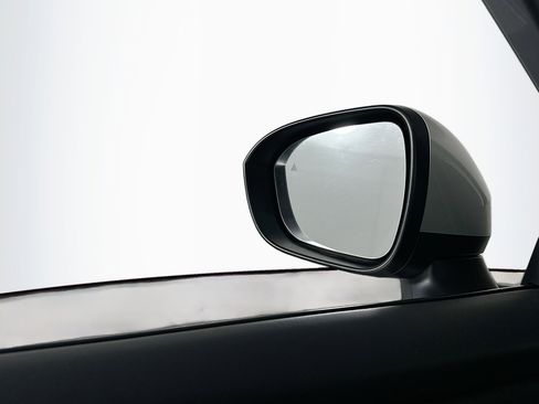 Used 2025 Nissan Rogue SV FWD image 16