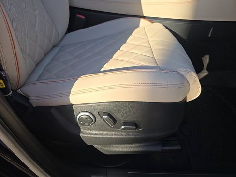 Used 2026 Genesis GV70 3.5T Sport Prestige image 43