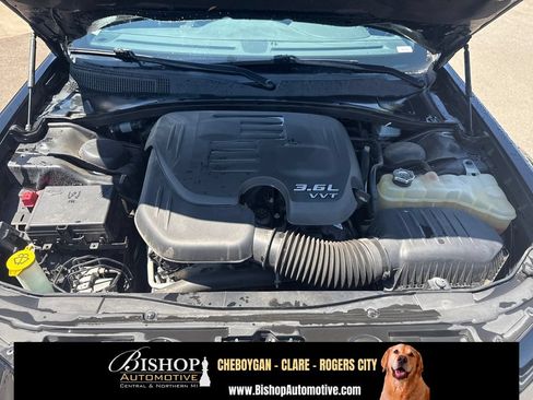 Used 2018 Chrysler 300 S w/ Safetytec Plus Group AWD/4WD image 18