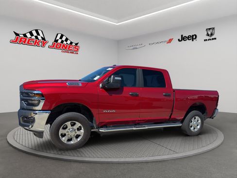 Used 2026 RAM 2500 Big Horn AWD/4WD image 2