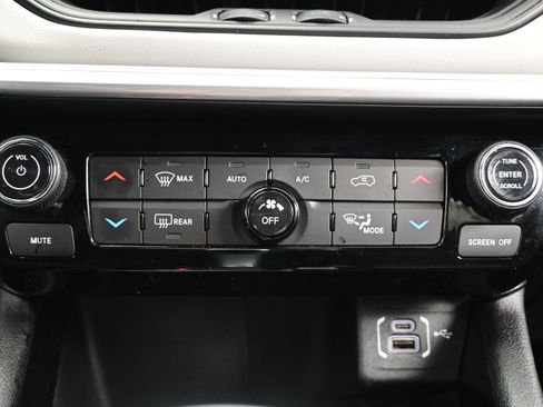 Used 2025 Jeep Compass Limited AWD/4WD image 19