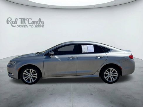 Used 2016 Chrysler 200 Limited image 2