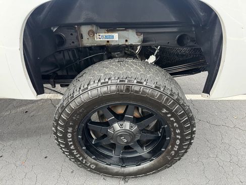 Used 2014 GMC Sierra 2500 Denali w/ Suspension Package, Off-Road image 12