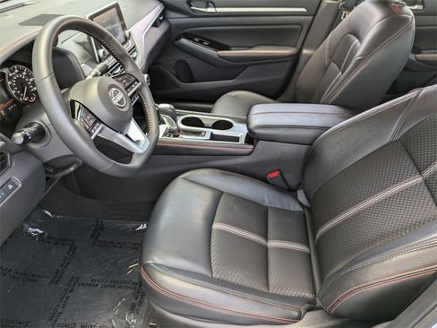 Used 2025 Nissan Altima 2.5 SR image 23