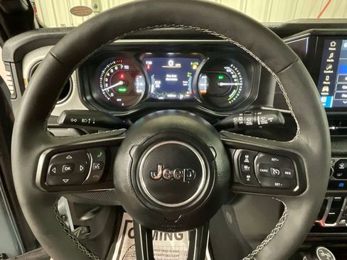 Used 2025 Jeep Wrangler Unlimited Sport S 4xe w/ Convenience Group AWD/4WD image 16