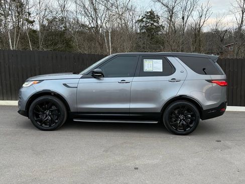 Used 2024 Land Rover Discovery Dynamic SE image 2