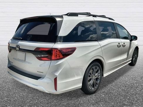 New 2026 Honda Odyssey Touring image 5