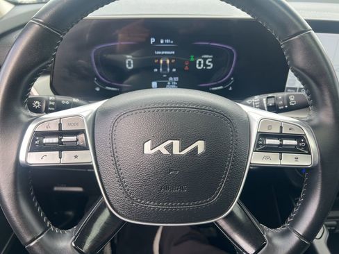 Certified 2023 Kia Telluride S w/ S Sunroof Package image 64