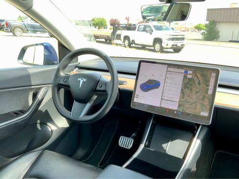 Used 2021 Tesla Model Y Performance image 34