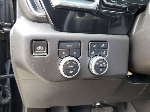 Used 2022 GMC Sierra 1500 SLT w/ SLT Premium Package AWD/4WD image 19