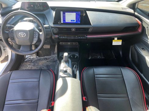 Used 2023 Toyota Prius Prime SE 4dr Hatchback image 13