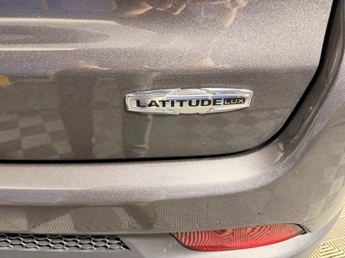 Certified 2023 Jeep Compass Latitude image 10