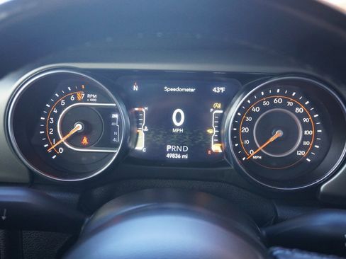 Used 2021 Jeep Gladiator Willys image 10