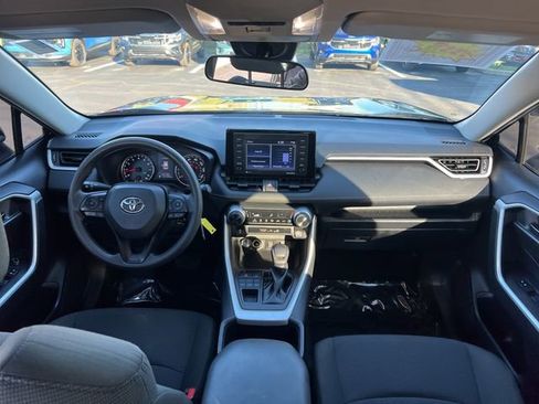 Used 2022 Toyota RAV4 LE image 39