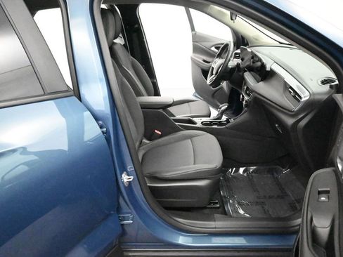 Used 2025 Buick Encore GX Preferred w/ Comfort Package AWD/4WD image 23