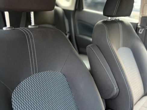 Used 2014 Nissan Versa Note SV FWD image 17