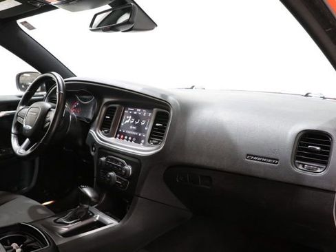Used 2022 Dodge Charger R/T w/ Harman/Kardon Audio Group RWD image 17