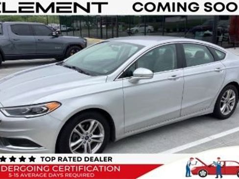 Used 2018 Ford Fusion SE FWD image 1