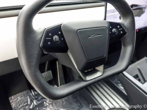 Used 2024 Tesla Cybertruck AWD Crew Cab image 16