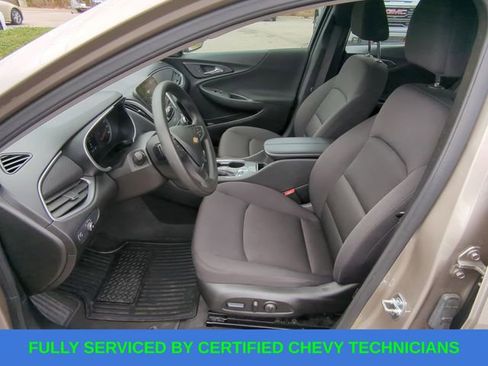 Used 2025 Chevrolet Malibu LT image 23