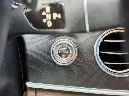 Used 2017 Mercedes-Benz E 300 4MATIC image 20