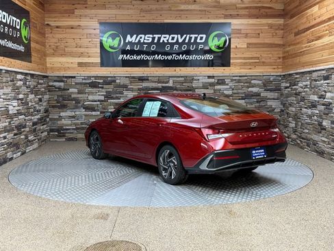 Certified 2025 Hyundai Elantra Limited w/ Cargo Package image 7