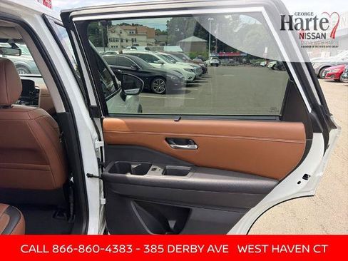 Certified 2023 Nissan Pathfinder Platinum AWD/4WD image 27