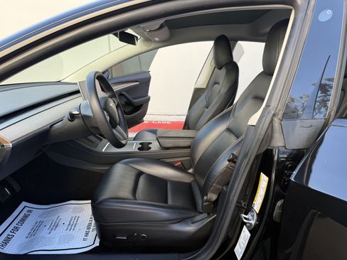 Used 2022 Tesla Model 3 Standard Range RWD image 11