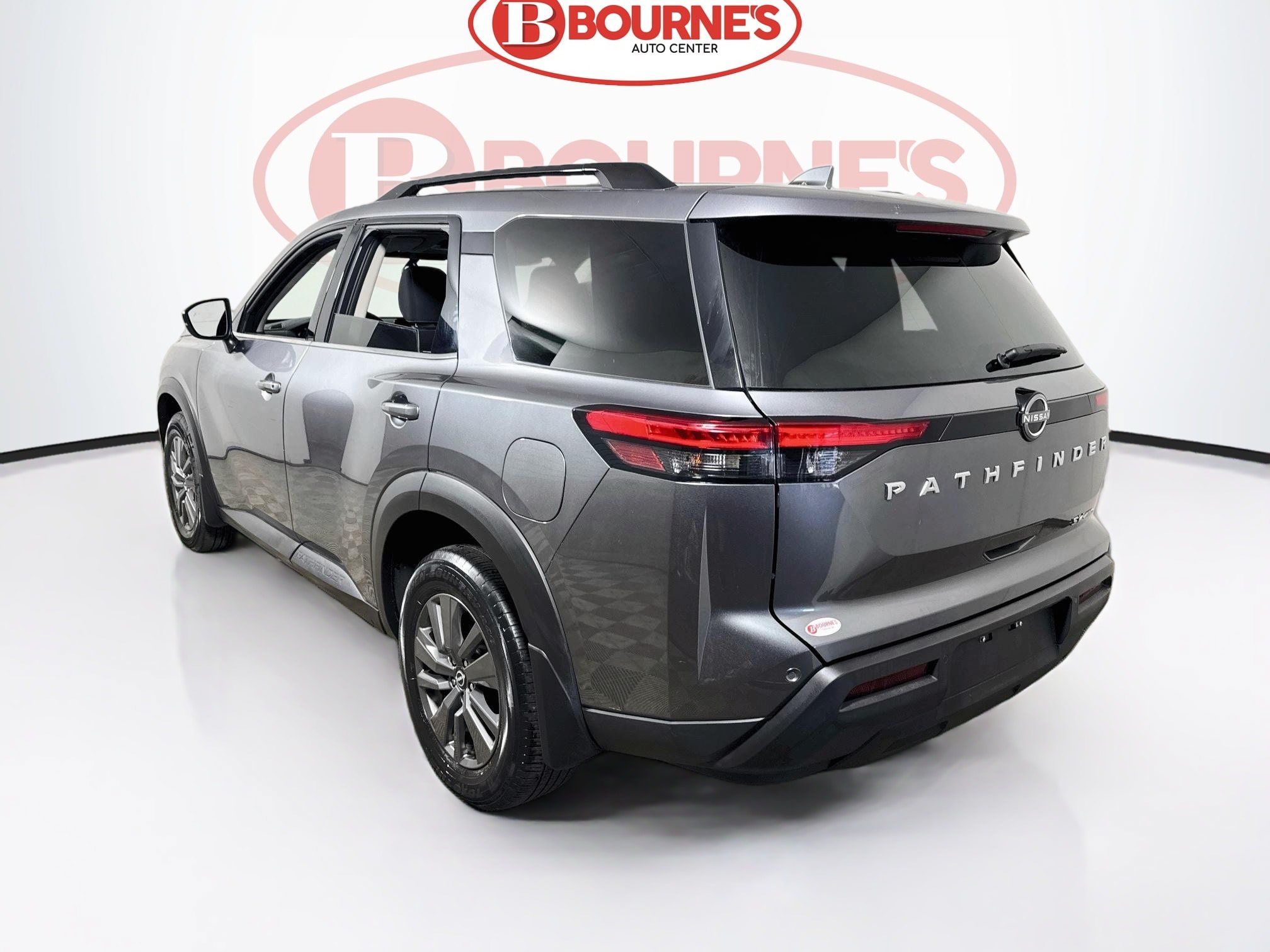 Used 2024 Nissan Pathfinder SV AWD/4WD image 8
