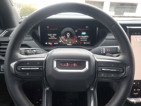 Used 2024 GMC Acadia AT4 image 21