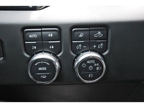 Used 2024 GMC Sierra 1500 AT4 w/ Technology Package AWD/4WD image 20