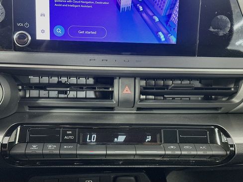 Used 2025 Toyota Prius LE FWD image 24