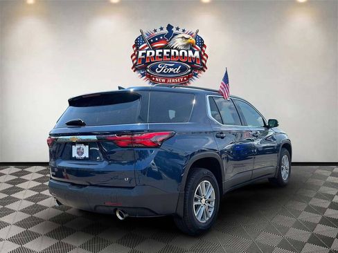 Used 2023 Chevrolet Traverse LT FWD image 5