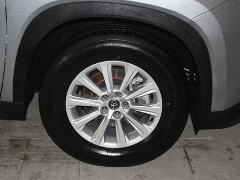 Certified 2025 Toyota Grand Highlander FWD image 21