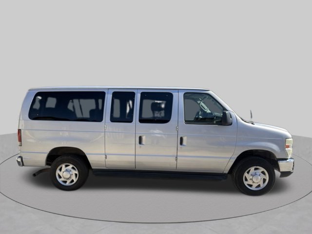 Used 2013 Ford E-350 and Econoline 350 XLT RWD image 3