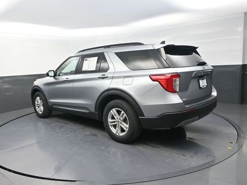 Used 2024 Ford Explorer XLT w/ Equipment Group 202A AWD/4WD image 7