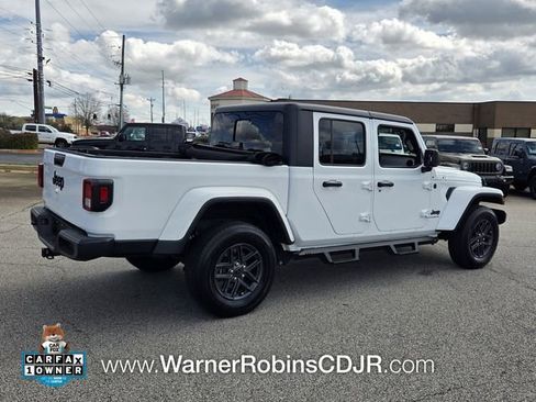 Used 2024 Jeep Gladiator Sport image 11