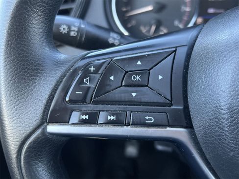 Used 2019 Nissan Rogue S image 23