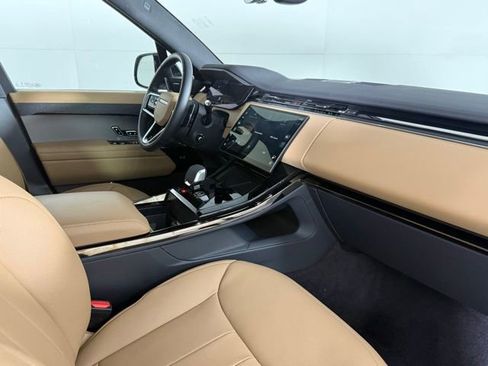 Used 2025 Land Rover Range Rover Sport SE AWD/4WD image 32