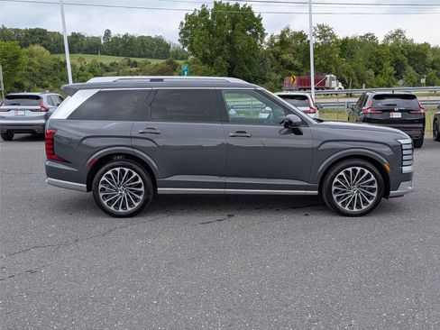 Used 2026 Hyundai Palisade Calligraphy FWD image 4