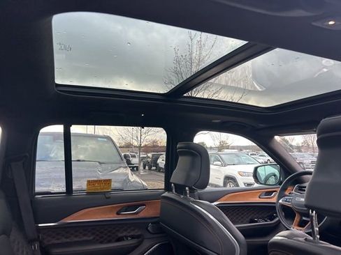 Used 2022 Jeep Grand Cherokee Summit image 9