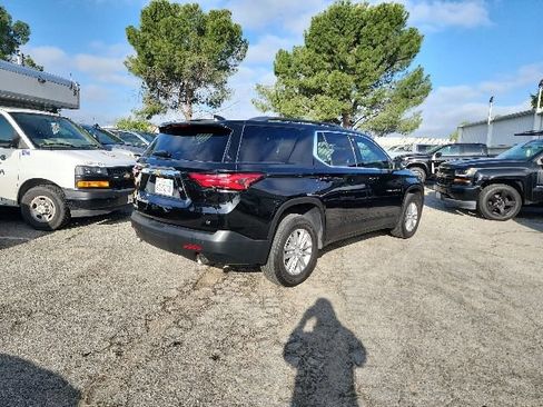 Used 2022 Chevrolet Traverse LT FWD image 3