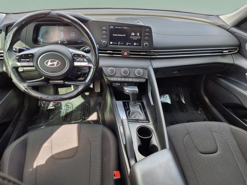 Used 2025 Hyundai Elantra SE w/ Cargo Package FWD image 10