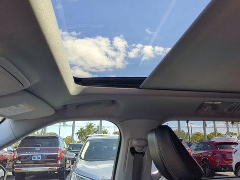 Certified 2022 Ford Explorer Limited w/ Equipment Group 301A image 20