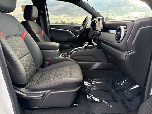 Used 2023 Chevrolet Colorado Z71 w/ Z71 Convenience Package 2 image 18