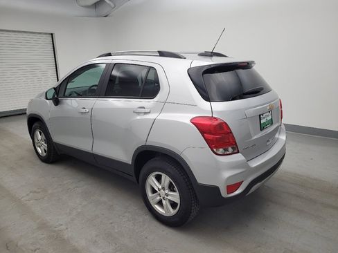 Used 2022 Chevrolet Trax LT w/ LT Convenience Package AWD/4WD image 3