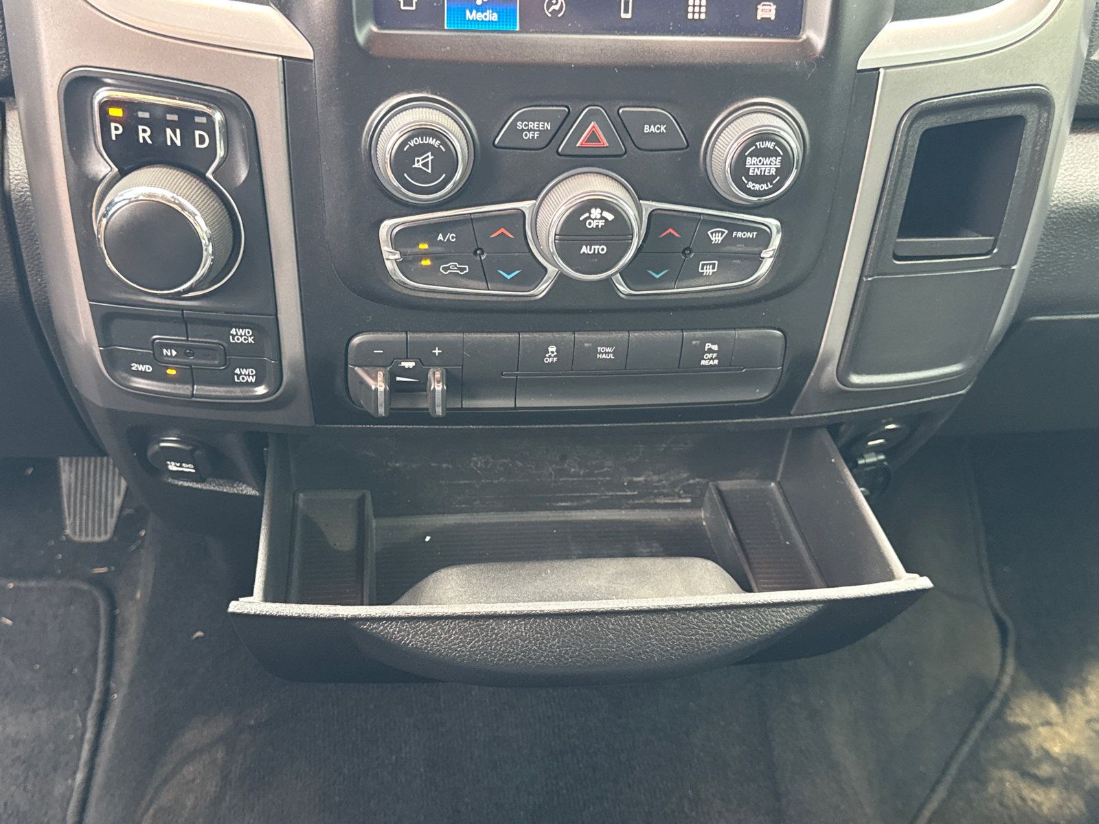 Used 2022 RAM 1500 Classic SLT w/ Electronics Group AWD/4WD image 28