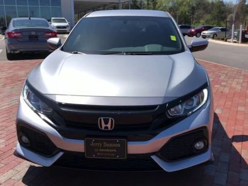 Used 2018 Honda Civic Sport image 3