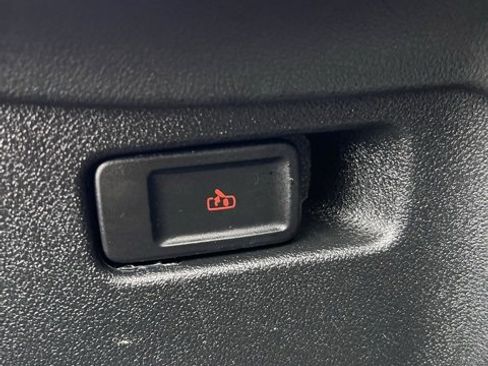 Used 2023 Lincoln Aviator Reserve w/ Equipment Group 201A image 9